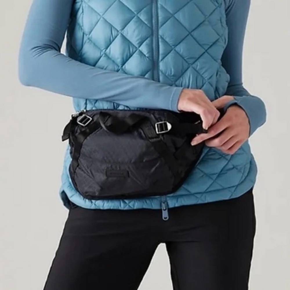 Athleta Excursion Waistbag Black Travel Waist Sling Bag - Picture 3 of 9